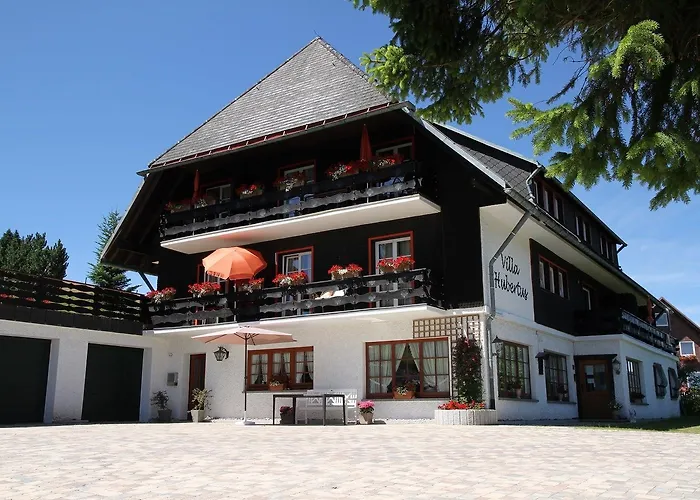 Villa Hubertus - Ferienwohnungen Am Feldberg